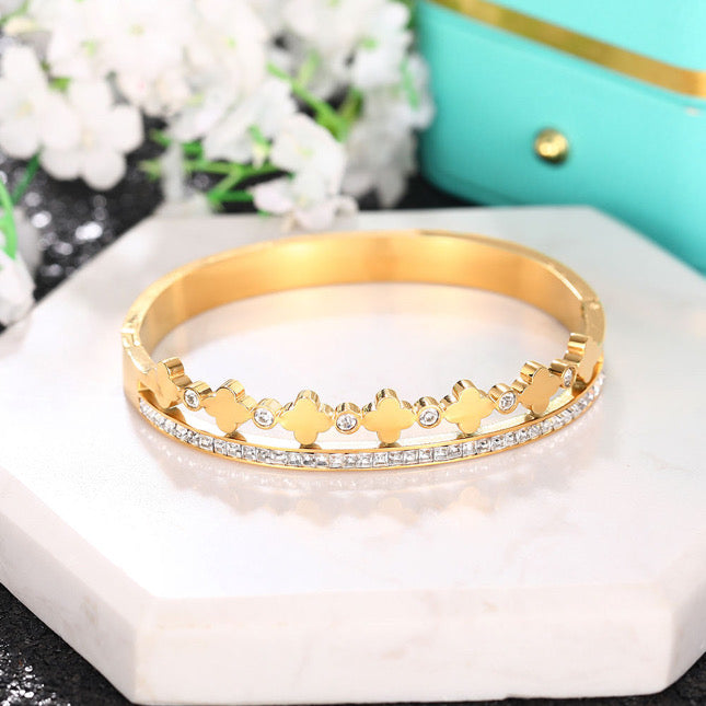 Armreif Wasserfest gold mit Zirkonia Stein